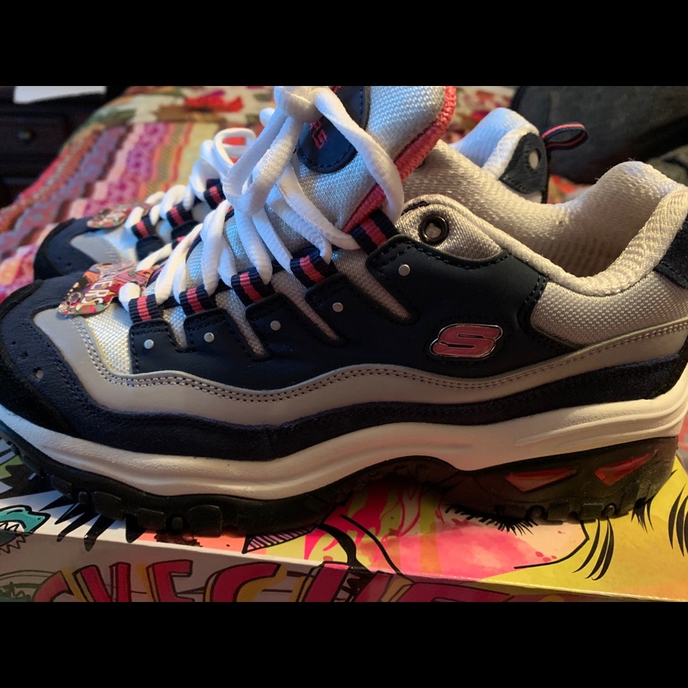 NIB Sketchers FOAM floral Sneakers